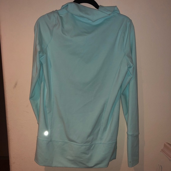 NEW LULULEMON JACKET - Picture 3 of 4